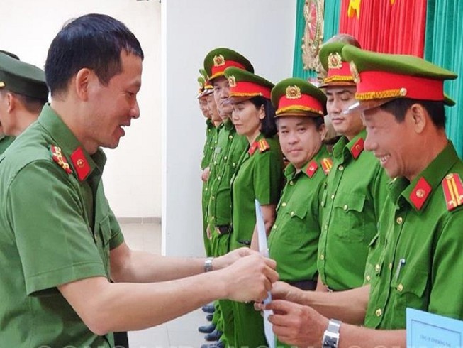 Dong Nai dieu dong, luan chuyen 322 can bo chi huy cong an hinh anh