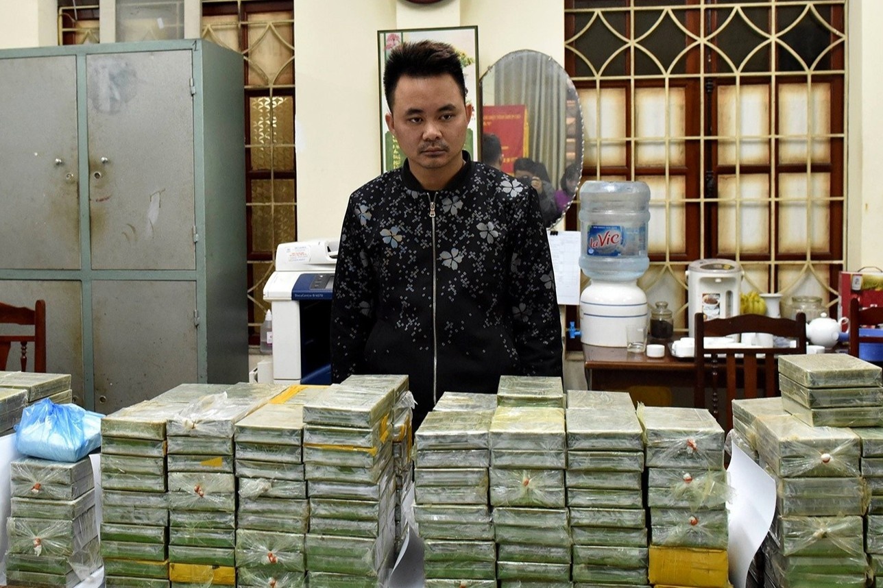 Tuyen 6 an tu hinh trong duong day mua ban gan 500 banh heroin hinh anh