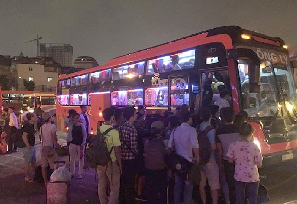 Can nhac de xuat mo ben xe sau 0h cua Ha Noi hinh anh