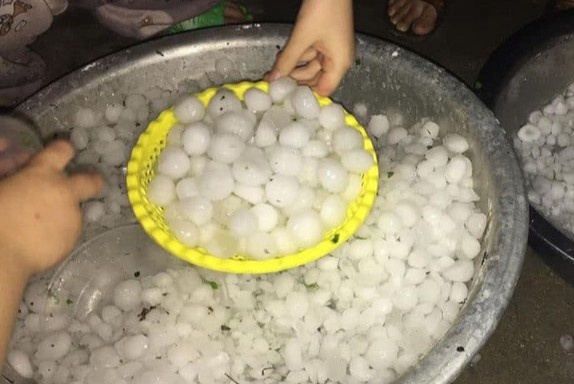 Mua da trang xoa lai doi xuong Lao Cai hinh anh