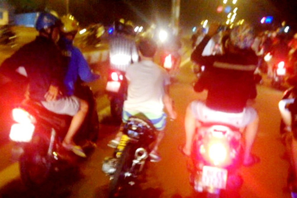 Bat quai xe tu tap 'bieu dien' tren cao toc Ben Luc - Long Thanh hinh anh