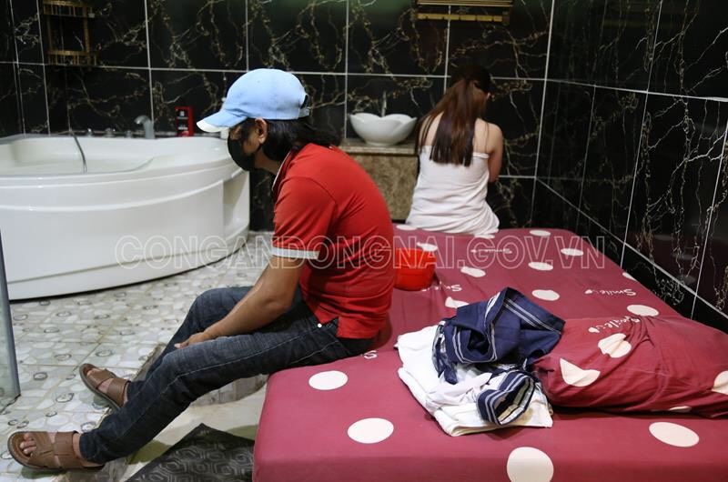 co so massage kich duc anh 2