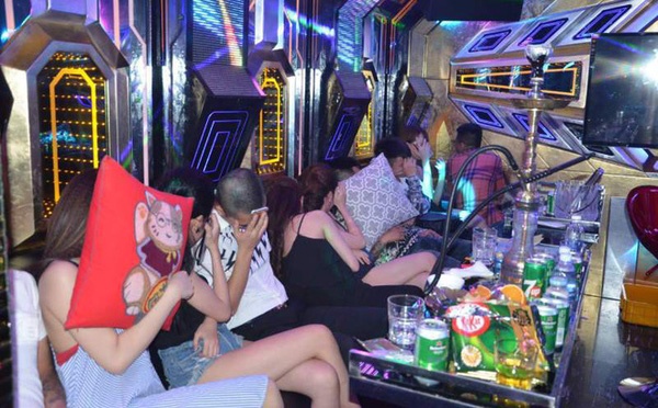 Quan ly quan karaoke ban ma tuy cho khach bay lac bat chap lenh cam hinh anh