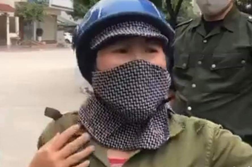 Chi ban rau ke viec bi nu Pho chu tich phuong xuc pham hinh anh