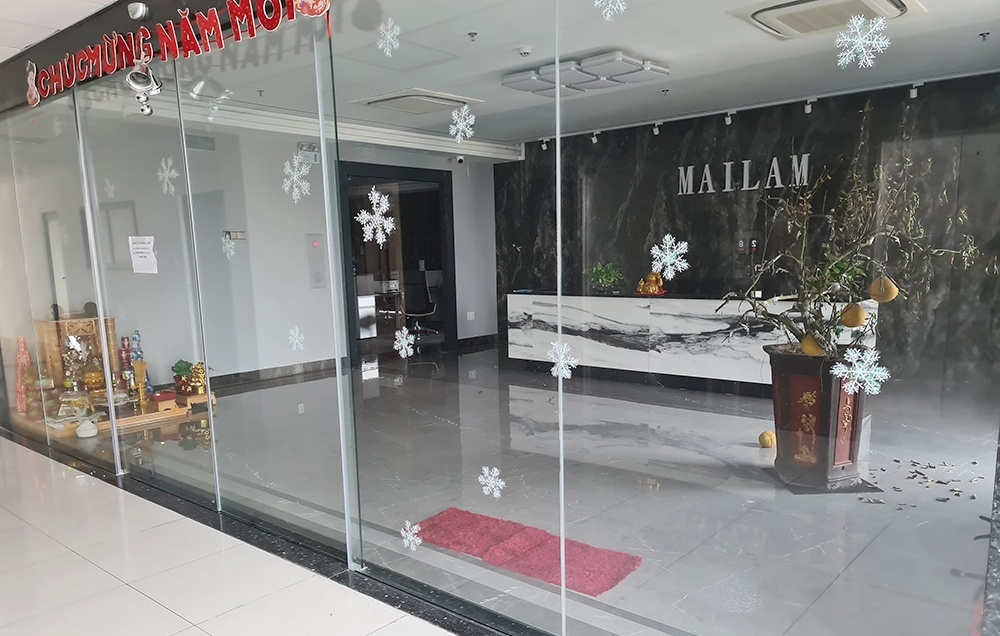 Nu giam doc bo tron anh 1