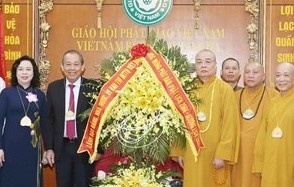 Pho thu tuong Thuong truc chuc mung Giao hoi Phat giao hinh anh
