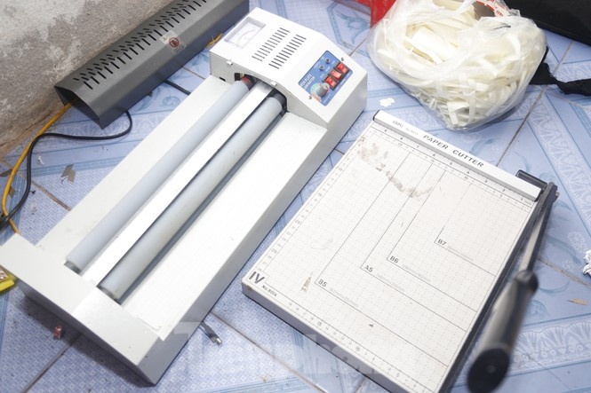 sản xuất tiền giả ảnh 2 san xuat tien gia anh 2