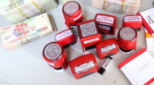 Pha nhieu duong day ban hoa don voi tri gia gan 2.000 ty dong hinh anh