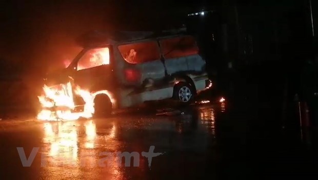 xe cap cuu boc chay anh 1