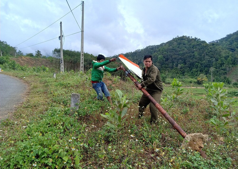 Bao dong tinh trang pha hoai thiet bi ATGT tren duong Ho Chi Minh hinh anh