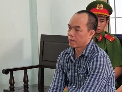 Nhan vien khach san dam o 5 be gai linh 6 nam tu hinh anh