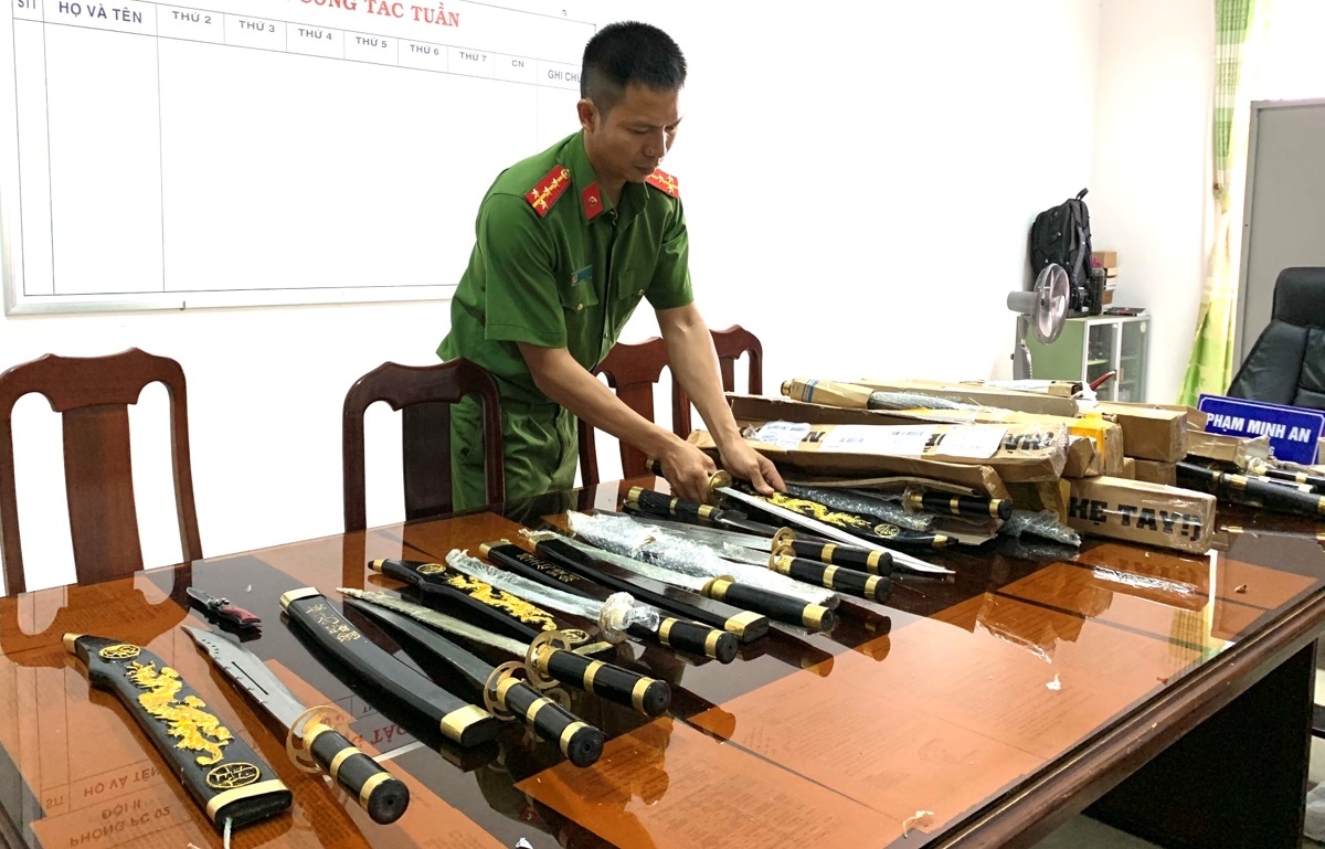 vũ khí nóng ảnh 1 vu khi nong anh 1