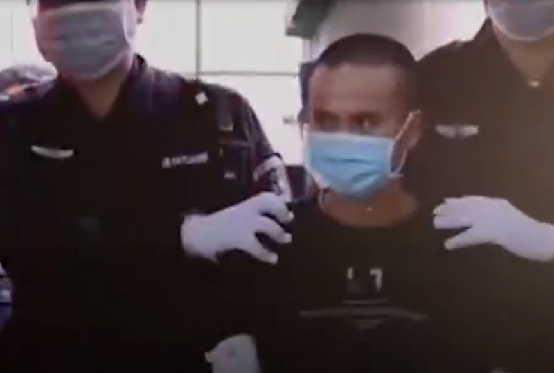 Tu hinh ke dam chet hai can bo phong dich nguoi Trung Quoc hinh anh