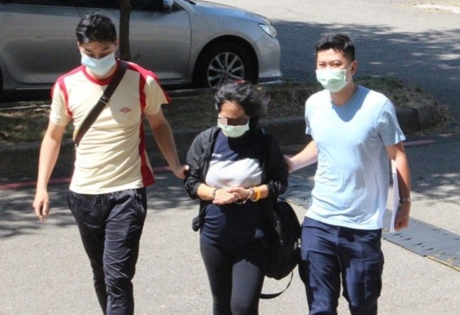 Co gai nguoi Indonesia di pha thai sap bi truc xuat ve nuoc hinh anh