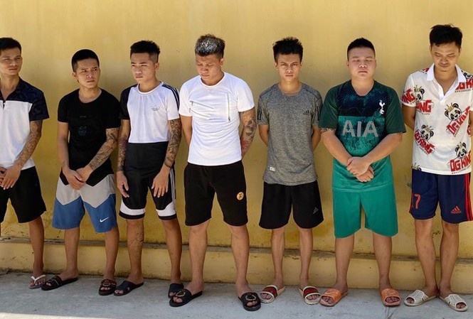 nhom hon chien anh 1