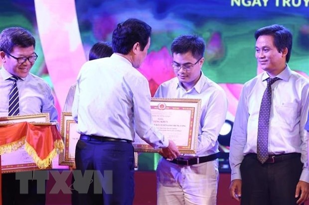 Ngay truyen thong nganh Tuyen giao anh 2