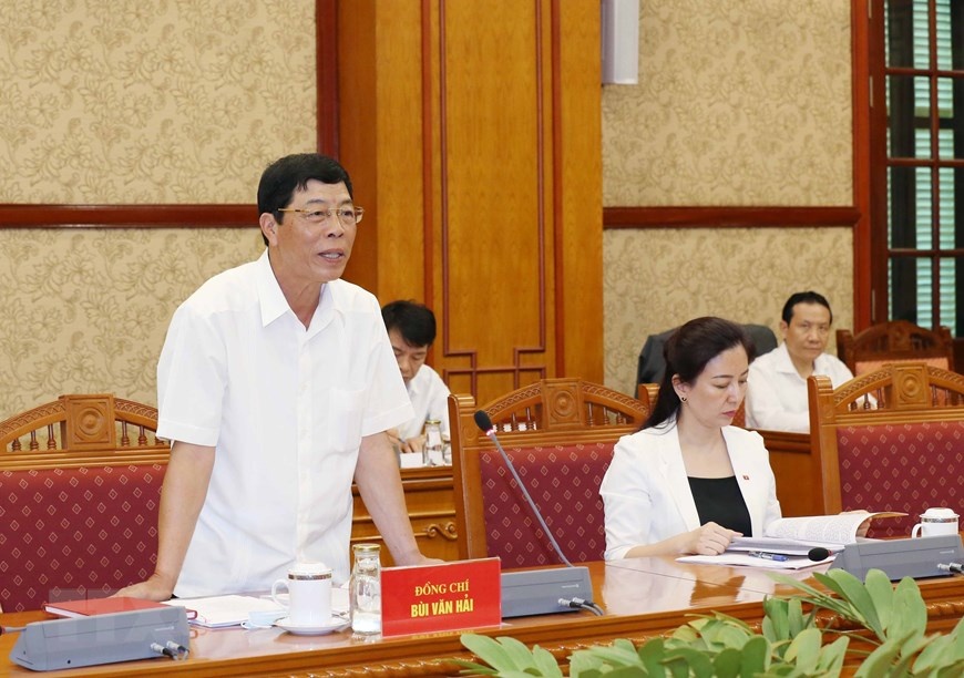 Bo Chinh tri lam viec voi cac Dang bo anh 4