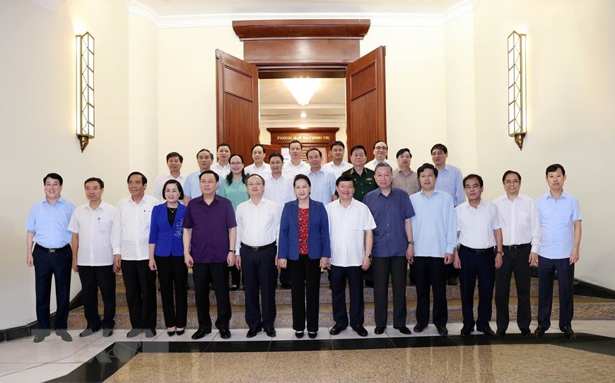 Bo Chinh tri lam viec voi cac Dang bo anh 8