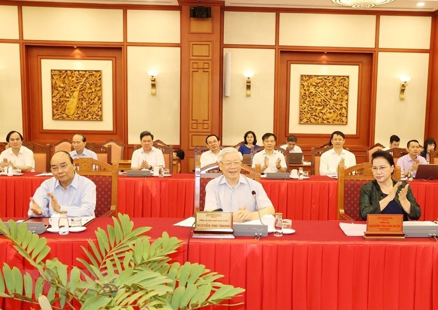 Bo Chinh tri lam viec voi cac Dang bo anh 1