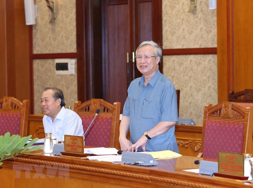 Bo Chinh tri lam viec voi cac Dang bo anh 3