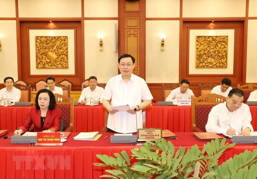 Bo Chinh tri lam viec voi cac Dang bo anh 6