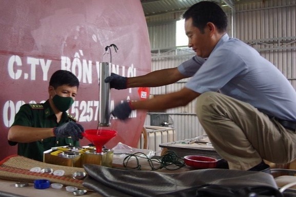 Hang nghin lit xang gia tai Vung Tau duoc san xuat nhu the nao? hinh anh