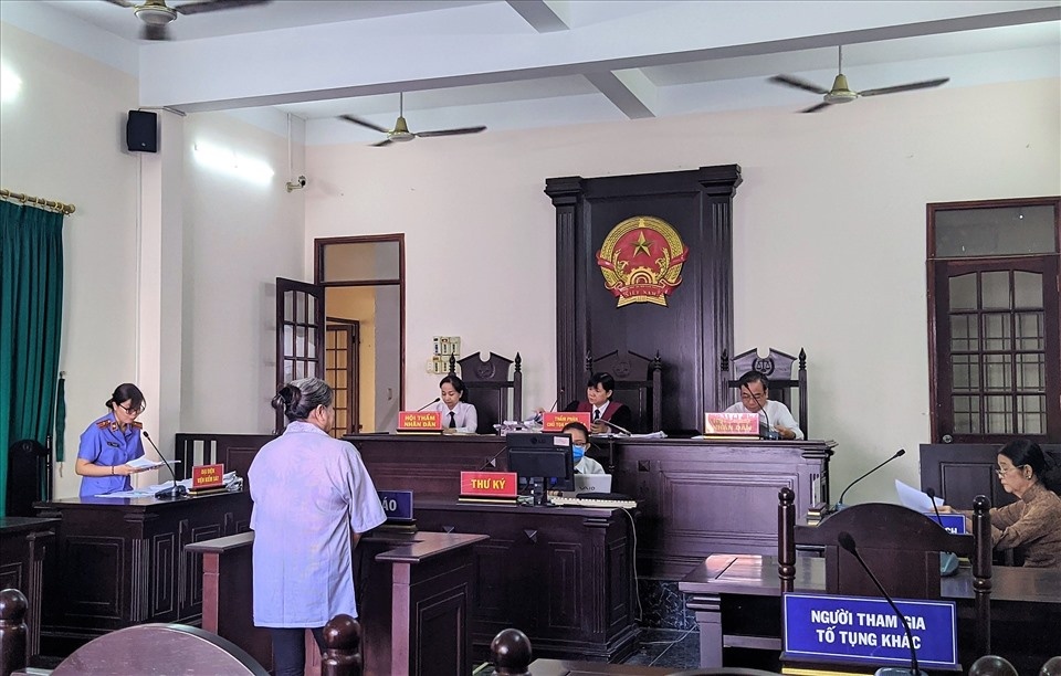 thue nguoi tat axit nhan tinh anh 1