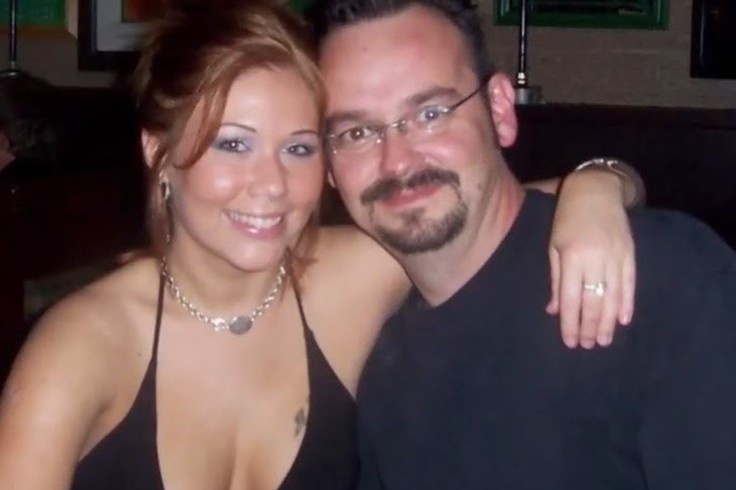 Vi sao nguoi vo ban chong ngay truoc camera giam sat hinh anh