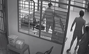 Can bo bi to danh hoc vien cai nghien hinh anh