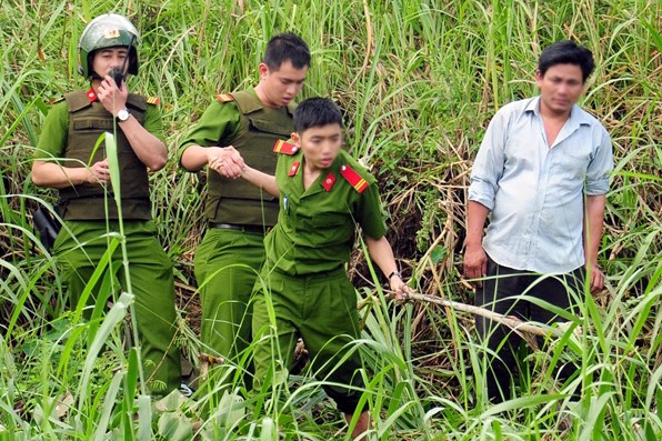 Tu vu trom lo ra vu giet nguoi, chon xac hinh anh