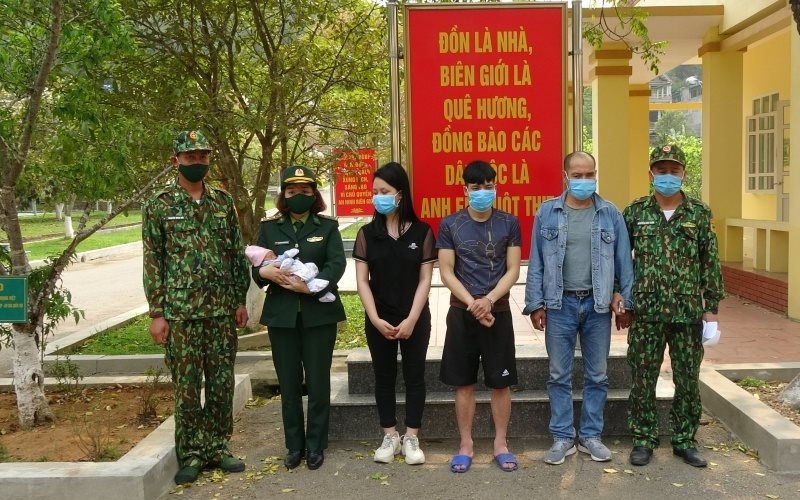 mua ban tre em anh 1