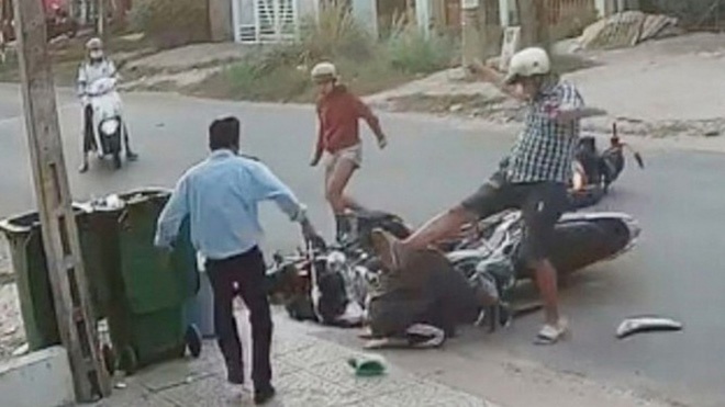 Dam chet nguoi sau va cham xe o Vinh Phuc hinh anh