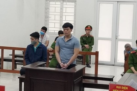 dam nguoi vi nhin deu anh 1