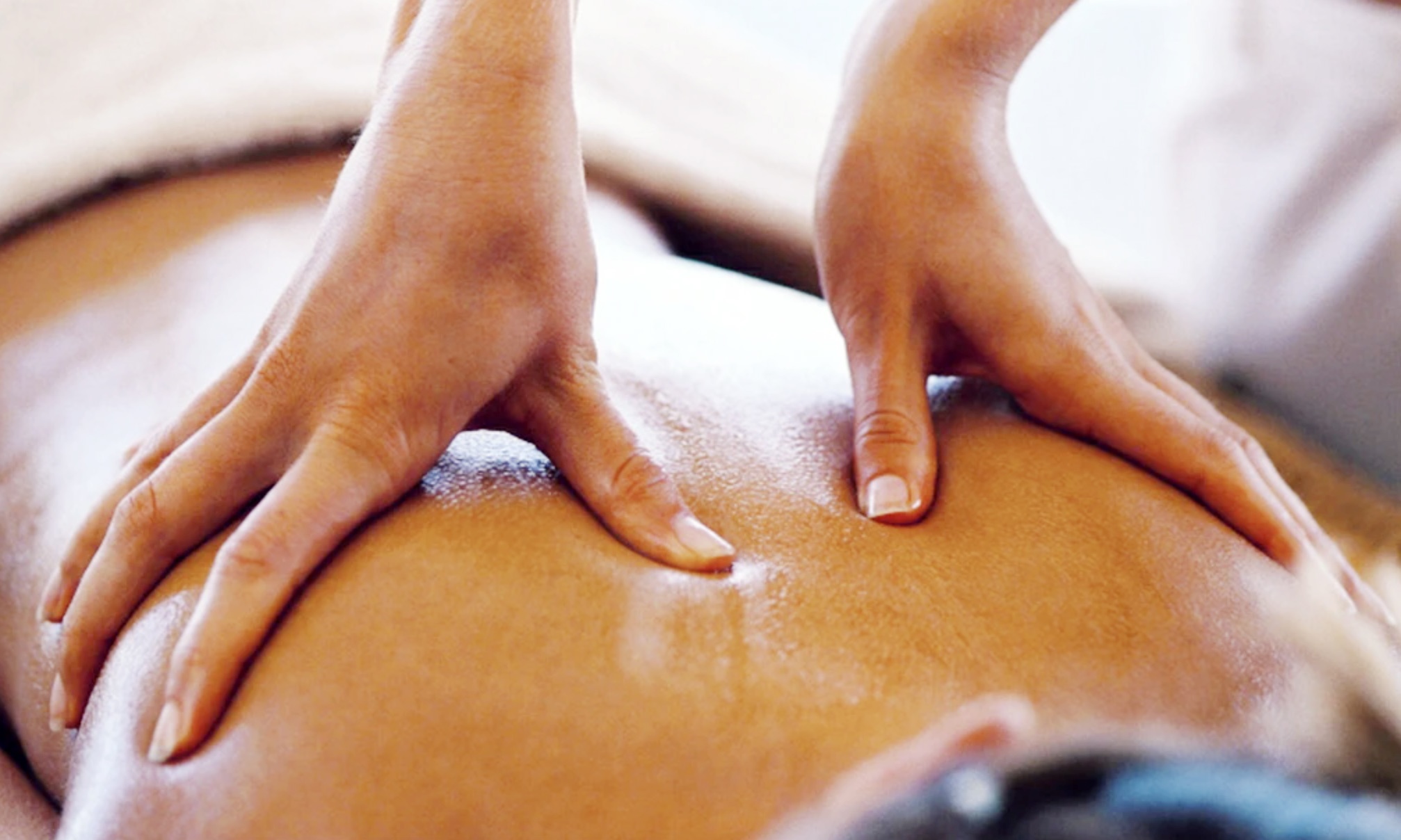 Mua ve 'Super Vip', quy ong duoc nhan vien tam chung hinh anh