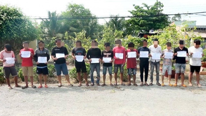 Quai xe o 3 tinh hen nhau dua xe anh 1