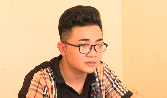 danh nu tiep vien karaoke anh 1