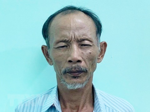 Tron khoi trai giam 25 nam, sang Campuchia lay vo van khong thoat hinh anh