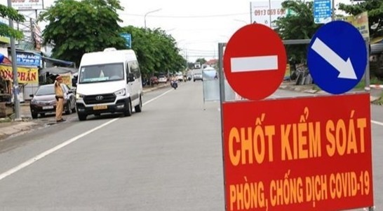 Tron trong xe cho gia suc de qua chot kiem dich hinh anh