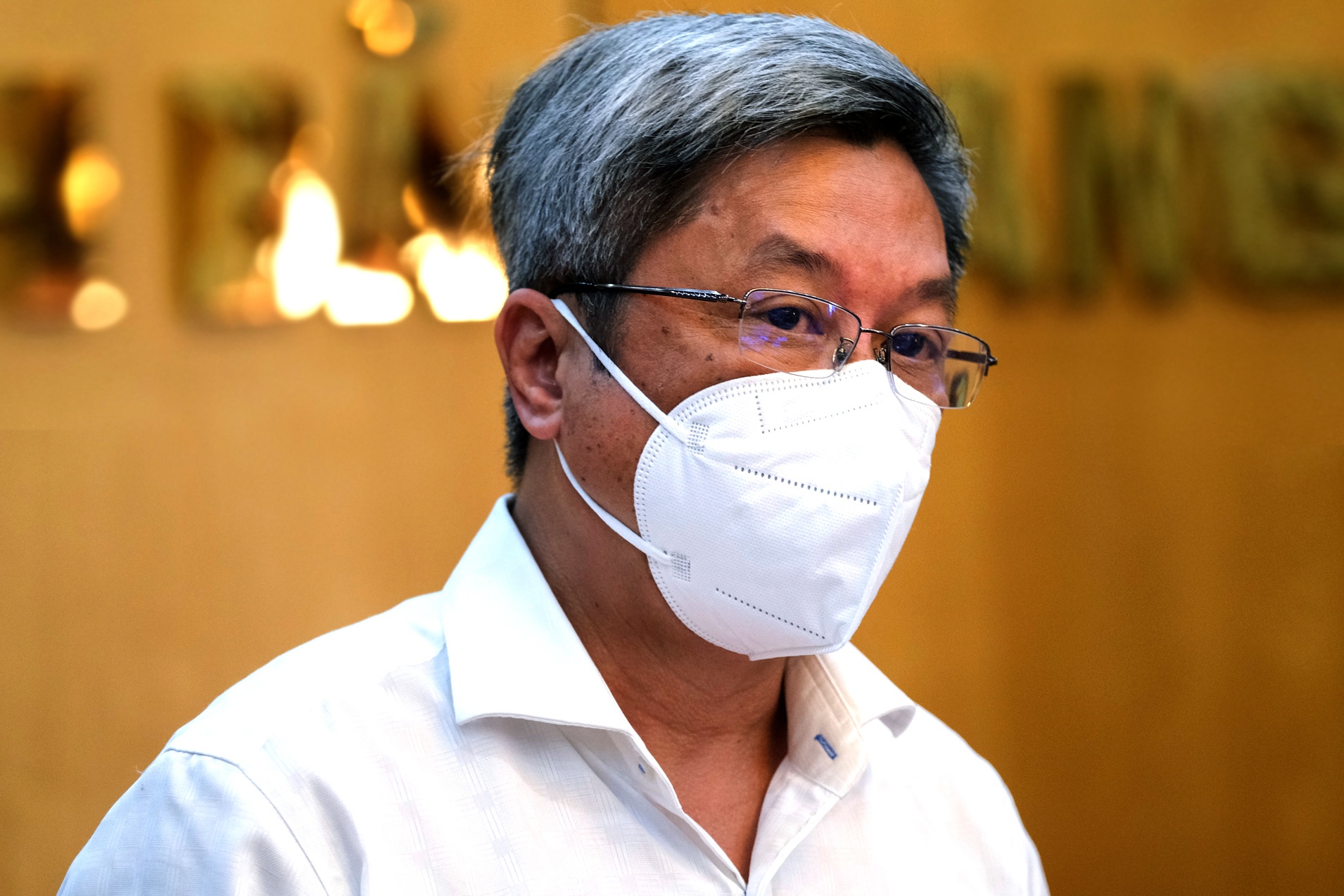 Thu truong Bo Y te,  Nguyen Truong Son,  TP.HCM,  Chi thi 16,  roi se giam dan,  F0,  dieu tri tai nha anh 2