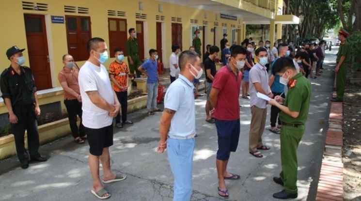 Cho vay nặng lãi ảnh 1 Cho vay nang lai anh 1