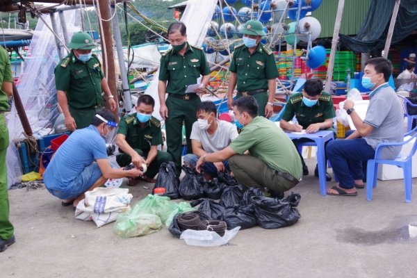 vận chuyển chất nổ ảnh 1 van chuyen chat no anh 1