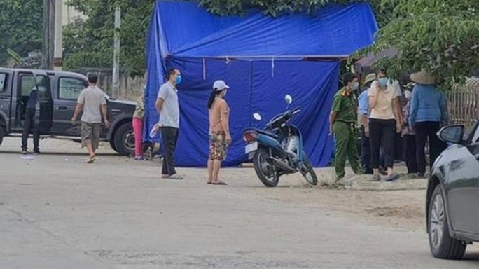 Sat hai dong nghiep vi khong duoc tra luong hinh anh