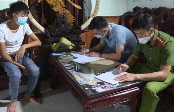 Bat nhom lam gia phieu ket qua xet nghiem nCoV hinh anh