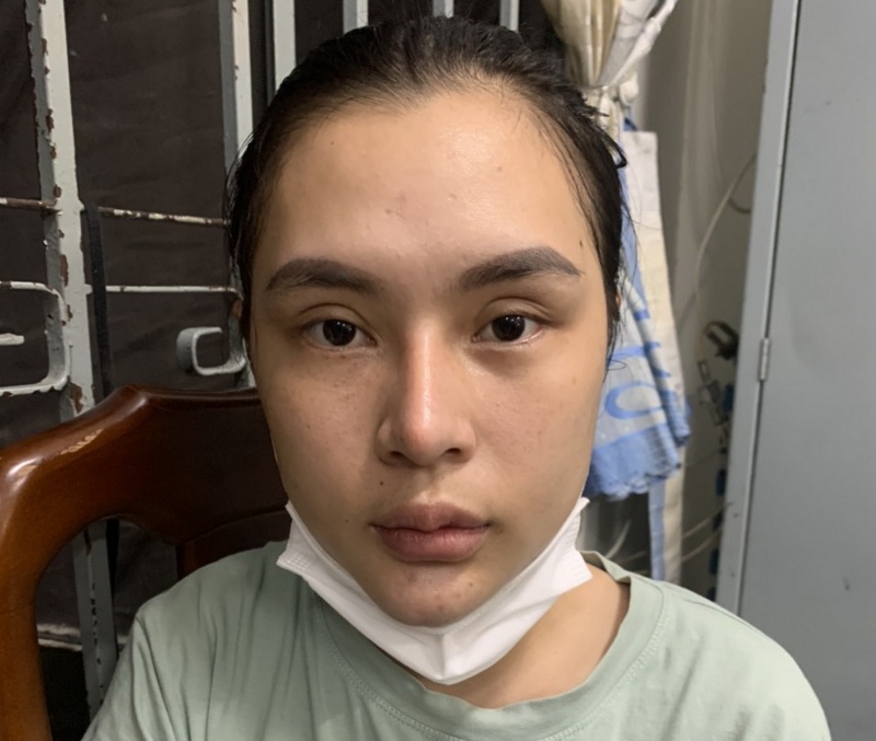 Giau ma tuy trong hop banh di giao hang hinh anh