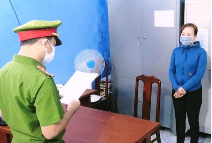 Bat giam nguoi phu nu lua dao hon 4,1 ty dong hinh anh