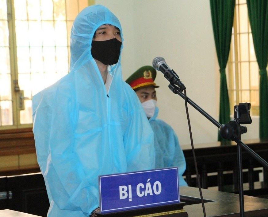 Doi tiem vaccine Pfizer, cam dao chem luc luong chuc nang hinh anh