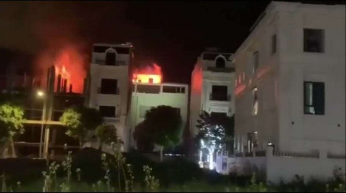 chay cua hang quan ao anh 1