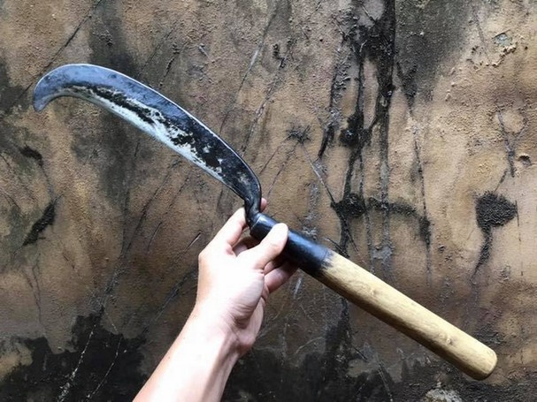 Hai cha con vac rua chem nguoi sau va cham giao thong hinh anh