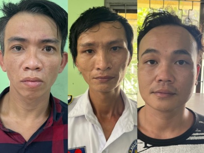 Bat 3 nguoi be khoa nha dan trom 3 xe may trong dem o TP.HCM hinh anh
