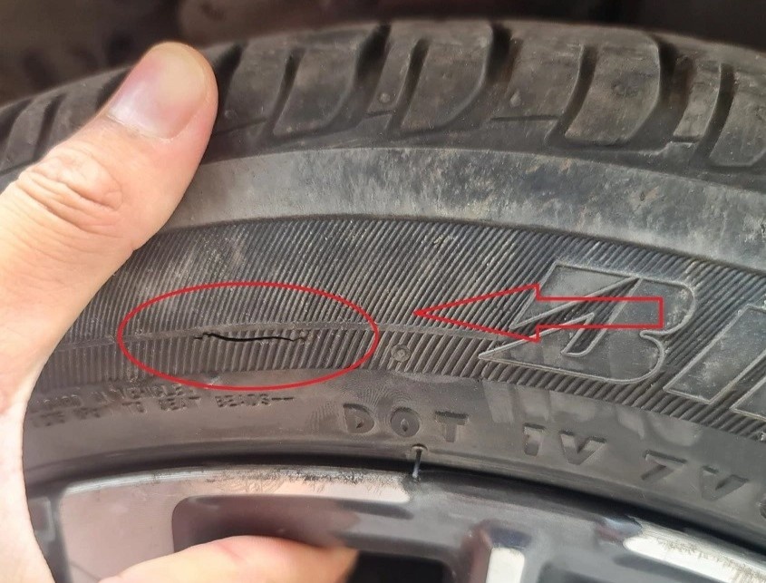 cam dao choc thung dan lop oto anh 1